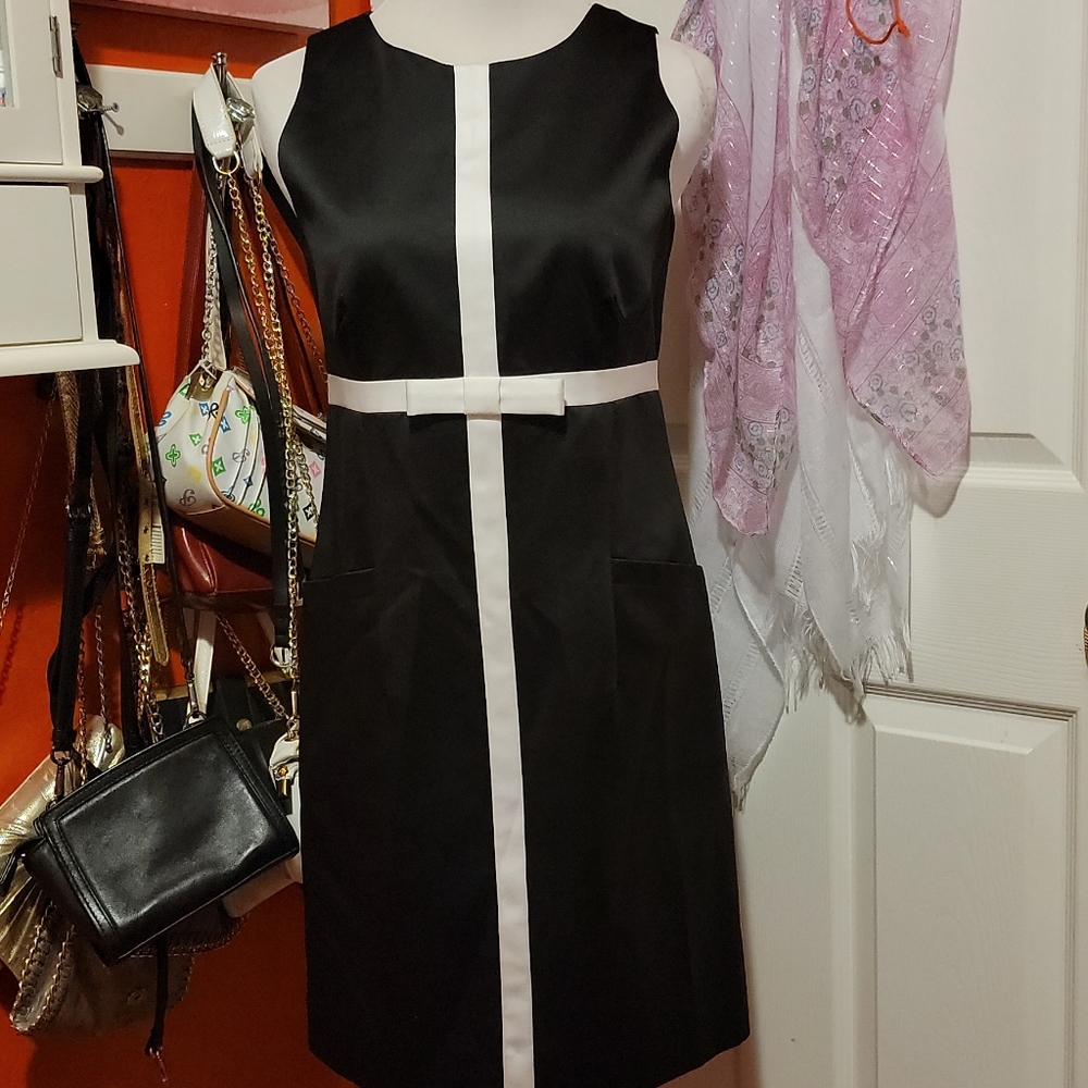 Nice dress 👗 ODESSSA SIZE 6 100% POLYESTER AND 10
